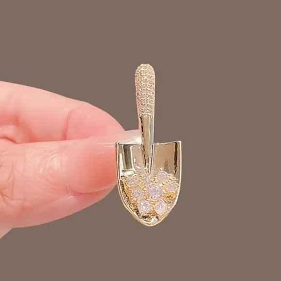 "Gold Digger" Shovel Brooch Pin Funny Rhinestone Retro Jewelry Stocking Stuffer - Picture 4 of 7